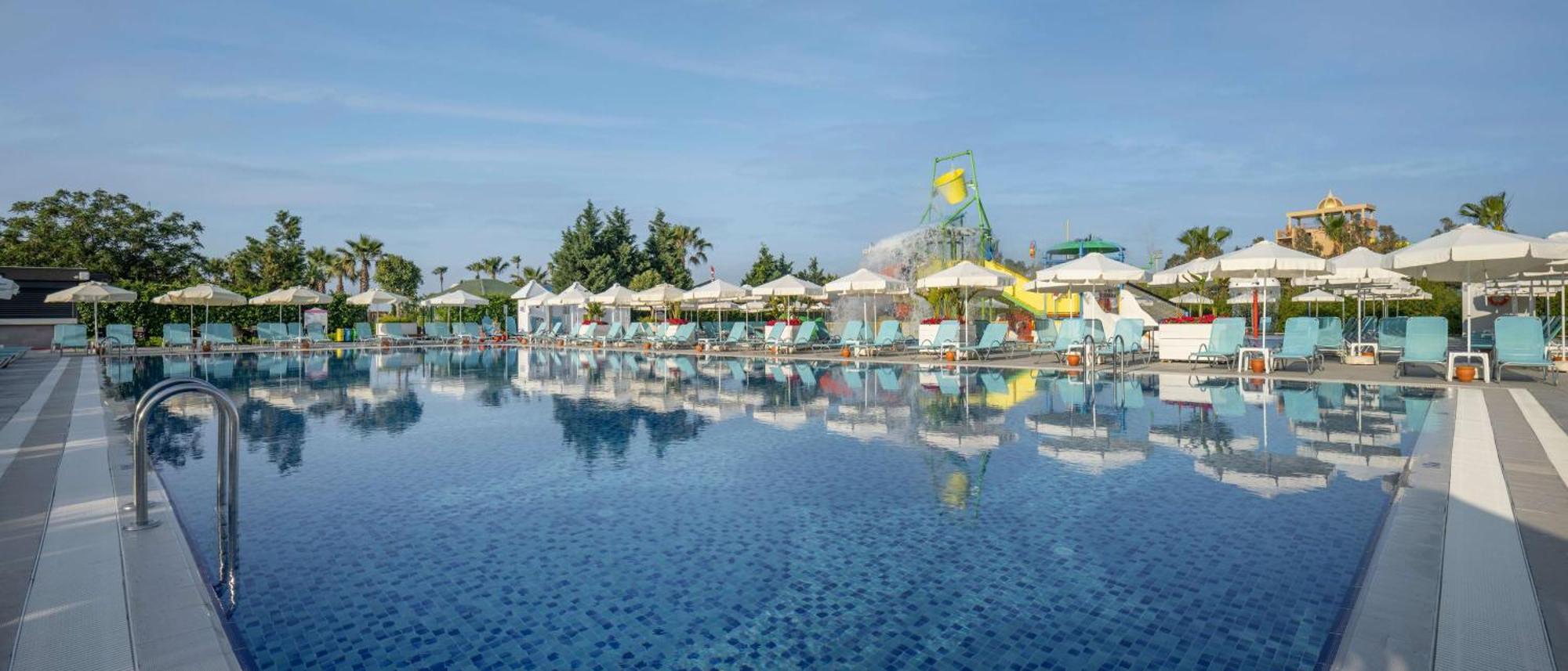 Hotel Wyndham Garden Lara Antalia Esterno foto