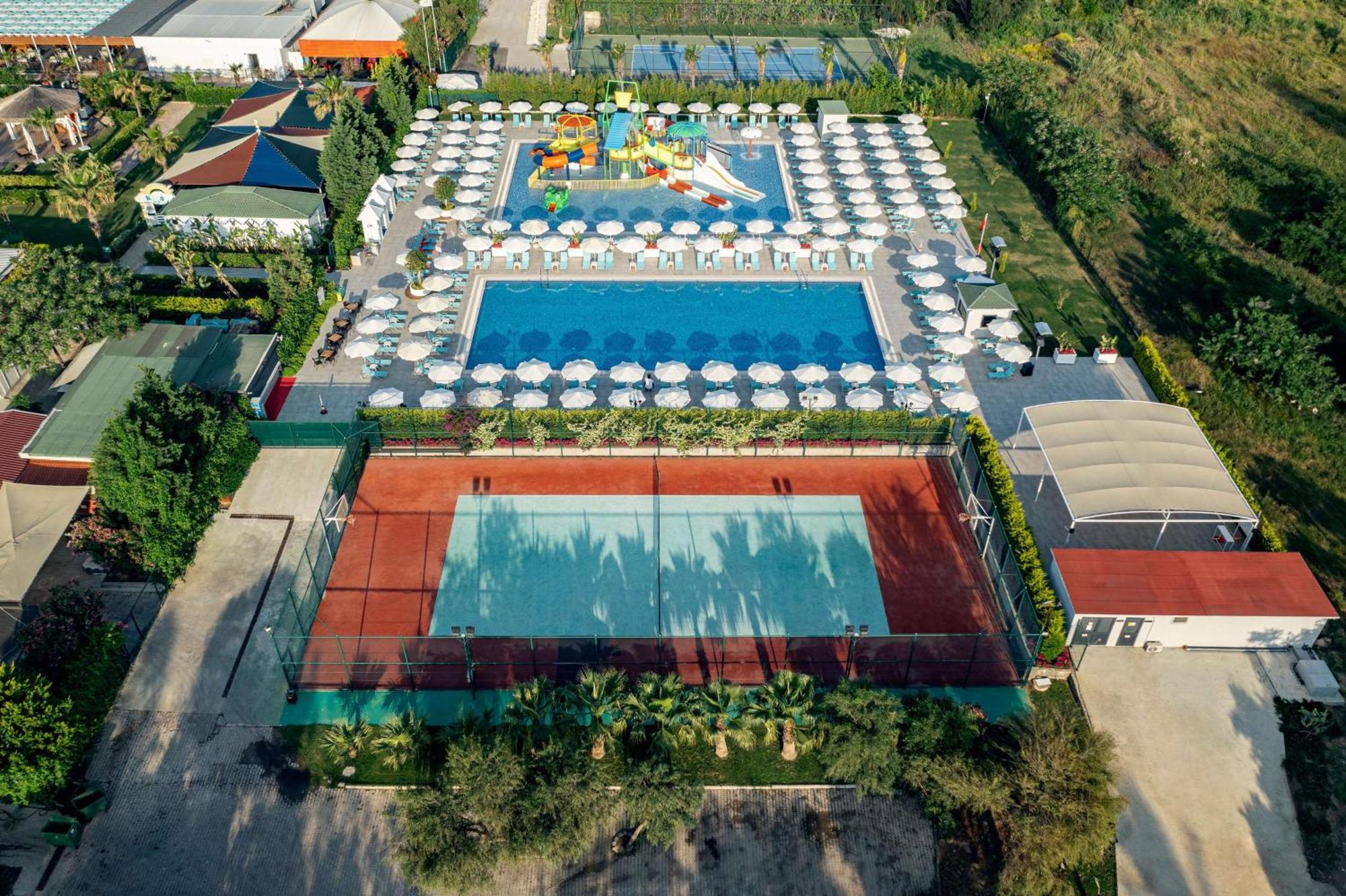 Hotel Wyndham Garden Lara Antalia Esterno foto